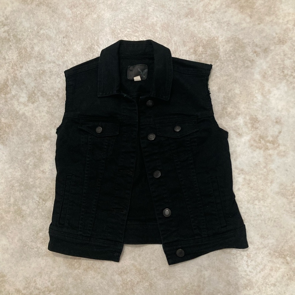 AEO 🦅 Black Denim Vest - Picture 5 of 10